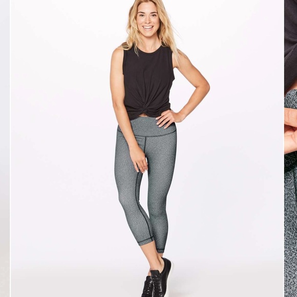 lululemon athletica Pants - Lululemon Wunder Under Crop (Hi-Rise) (Full-On Luxtreme 21")
Fractal Alpine Whit